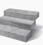 Seltra Blockstufe BIASCA satiniert 15x35 cm Silbergrau-liniert Gneis